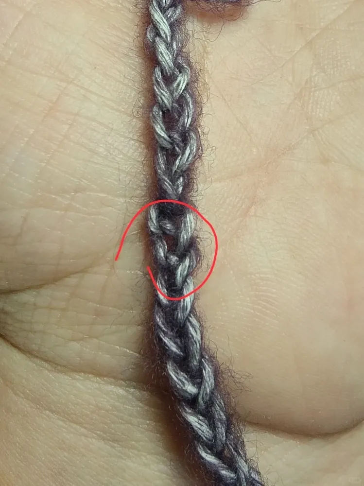 How to Crochet the Chain Stitch (Without Tight or Uneven Chains) 16 twisted crochet chain stitch with reversed loops in the middle