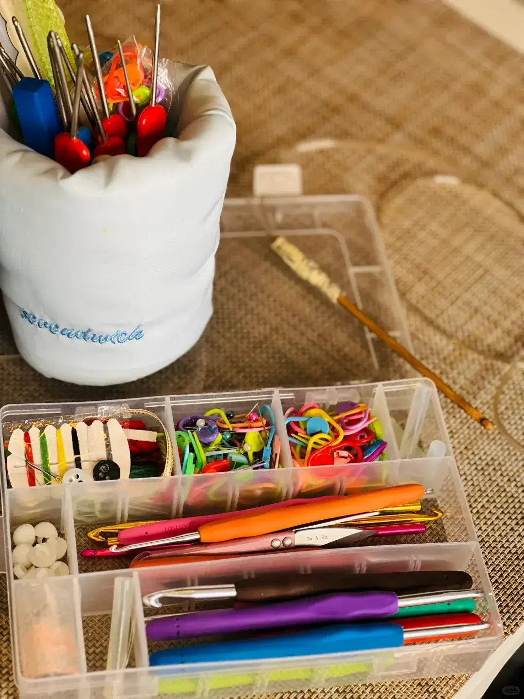 Crochet Hooks for Beginners: How to Choose Without Overthinking