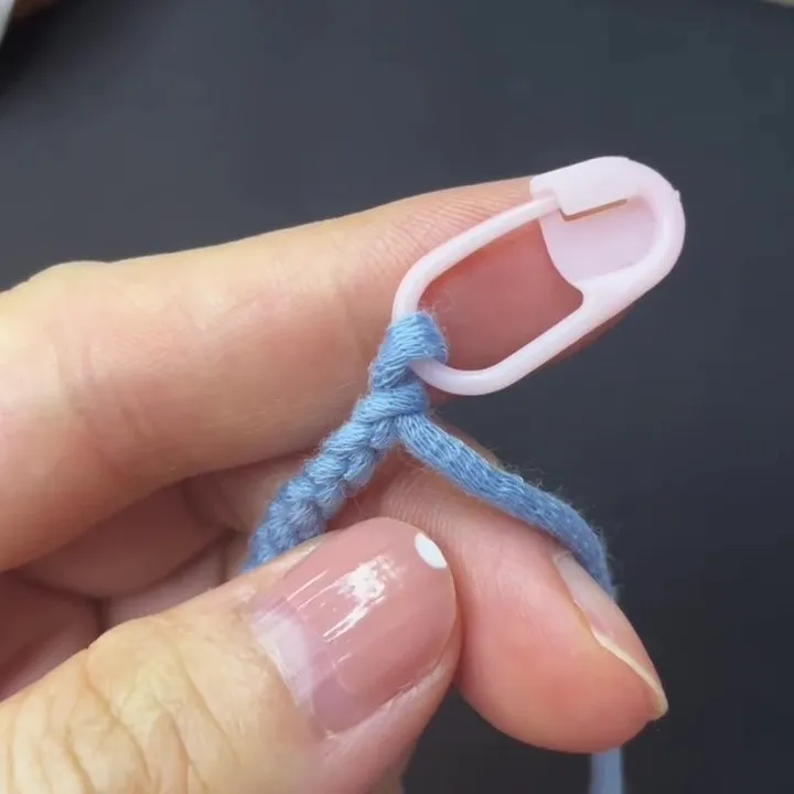 Place a stitch marker in the last stitch.