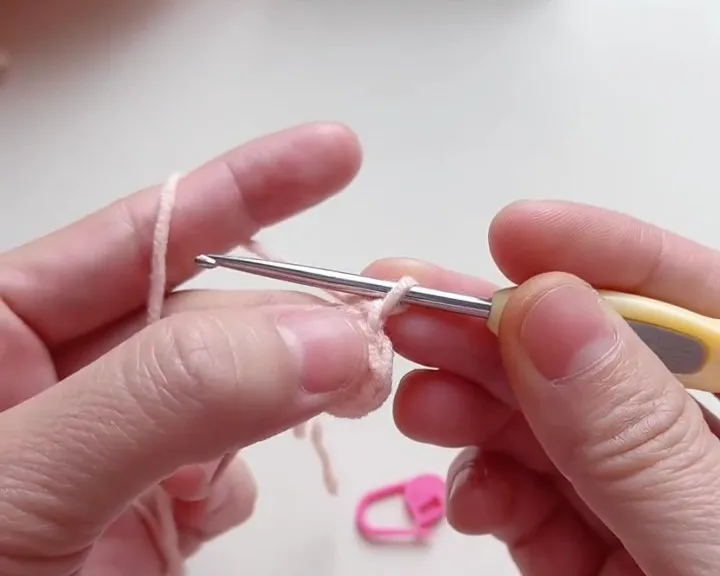 This chain does not count as a stitch. This chain does not count as a stitch.