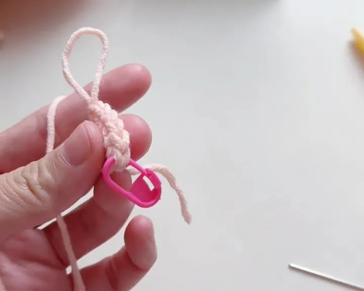 You should now have a total of 6 single crochet stitches. You should now have a total of 6 single crochet stitches.